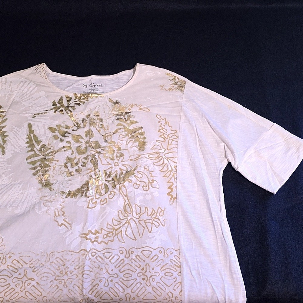 Chicos Graphic Tee Women 2 US L White Gold Metallic Foil Slub Knit Short Slv Top